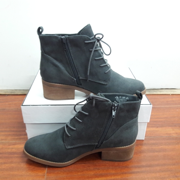 Carlos Santana - Picture 3 of 4